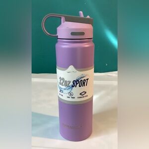 NEW Formfit water bottle 36 oz stainless steel